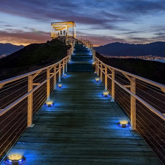 مصباح حائط شمسي متعدد الوظائف