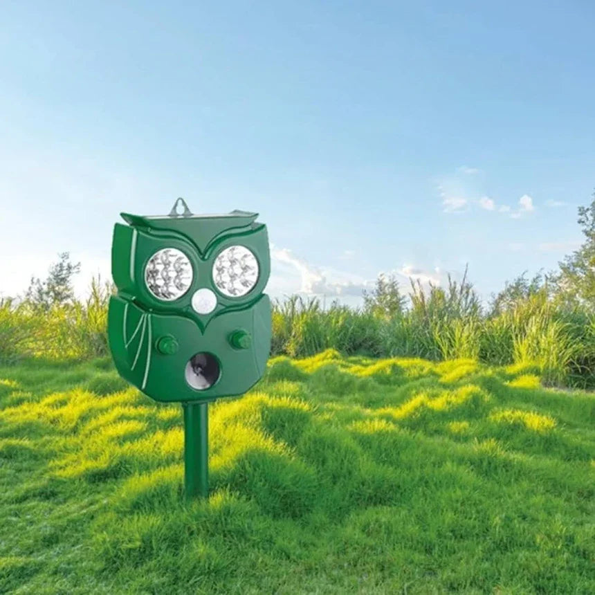 طارد الحيوانات بالموجات فوق الصوتية يعمل بالطاقة الشمسية